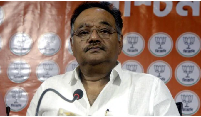 "Kolkata Police investigating the scene of a firing incident at The Culture Gym in Charu Market."